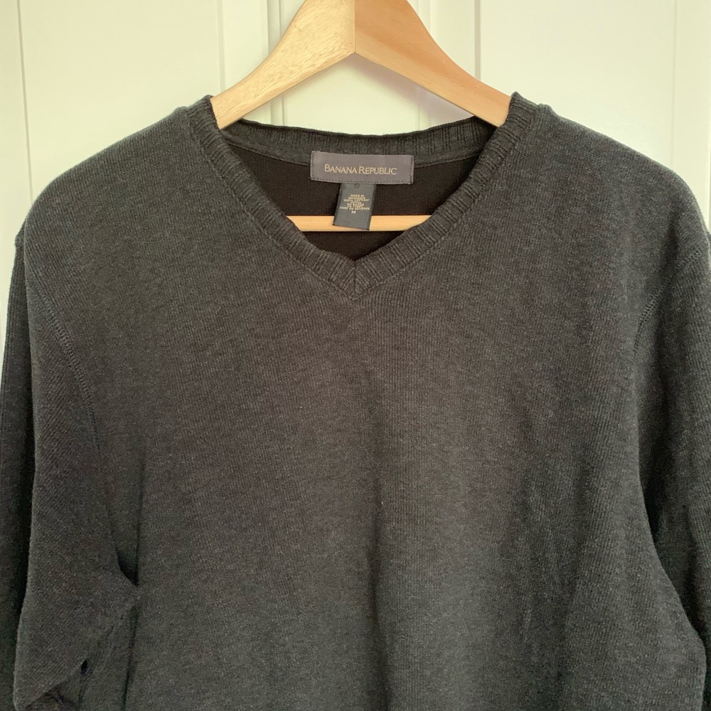 Men’s Banana Republic Sweater - Picture 2 of 4